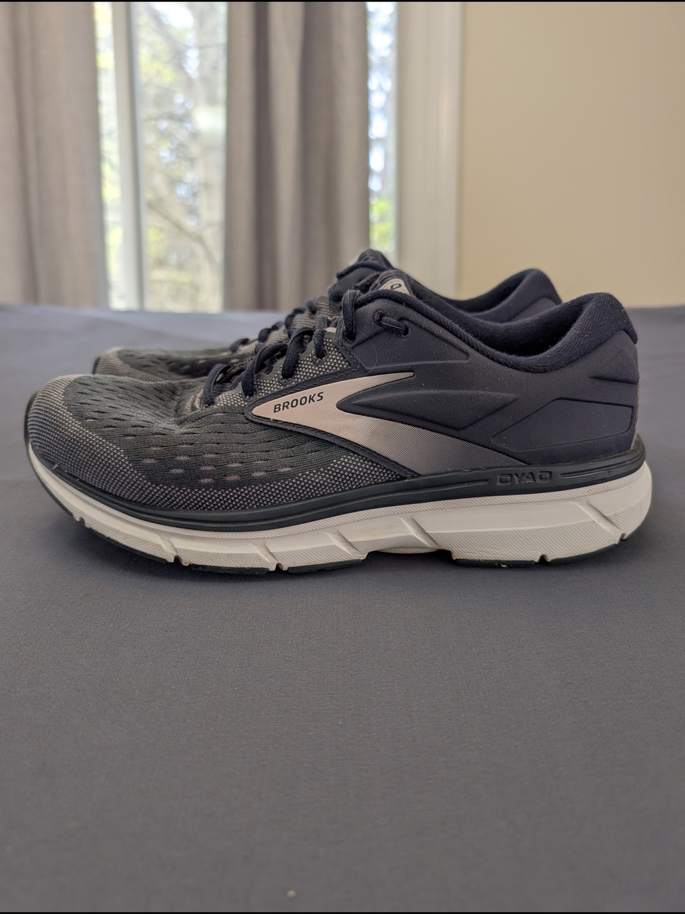 Brooks Dyad 11 Womens Running Shoes Navy Blue Grey 1203121B496 Size 11B